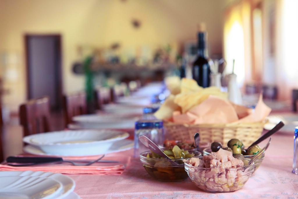 Agriturismo Il Ginepro Fluminimaggiore Bagian luar foto